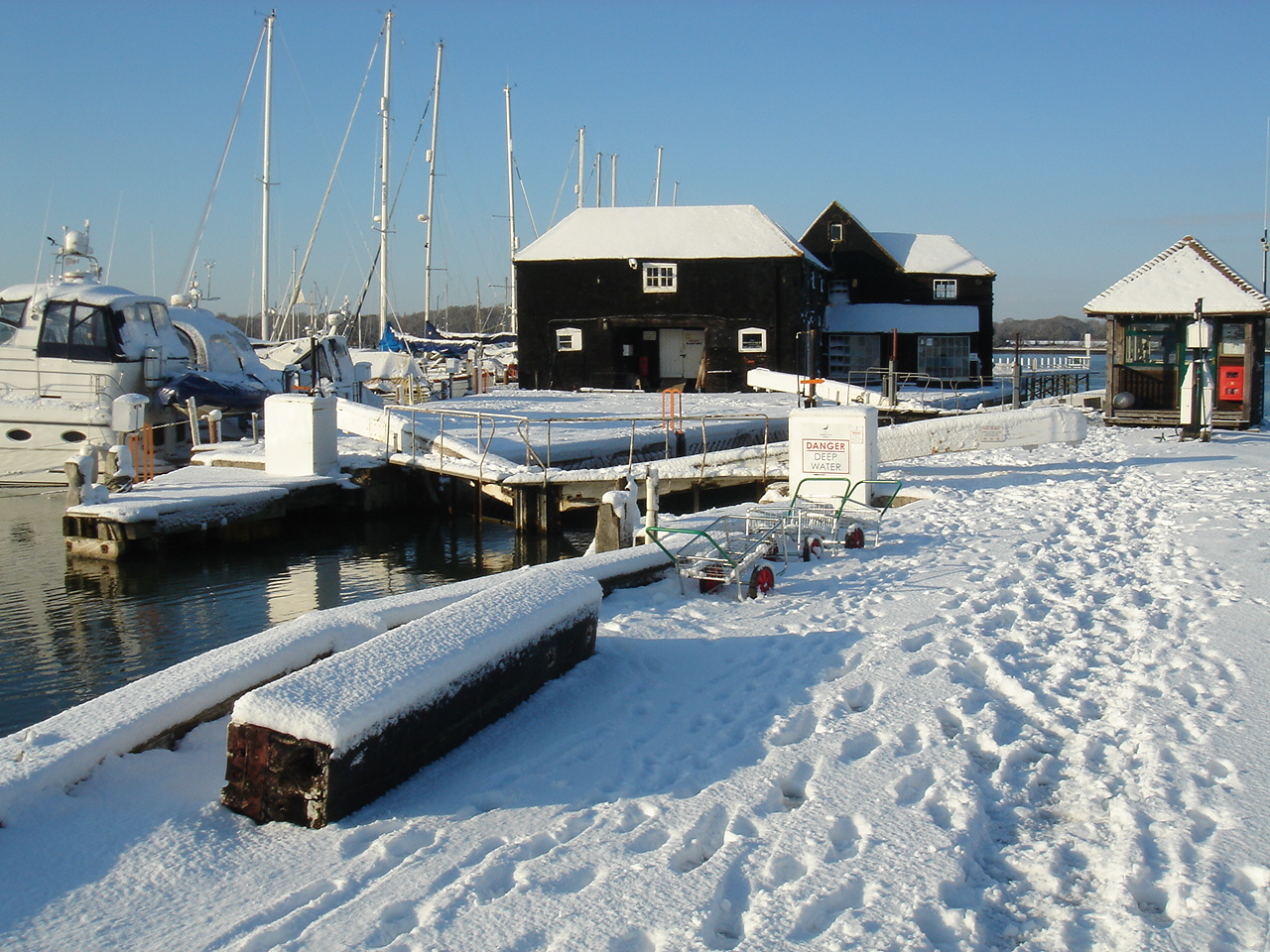 The lock in winter